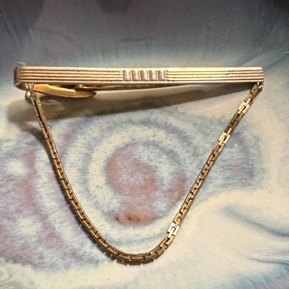 Vintage Accessories - Elegant Gold Chain Tone Tie Clasp